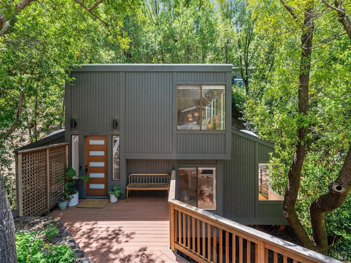 MLS #325035549 img 0