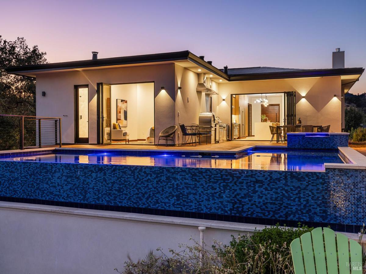 MLS #325035566 img 0