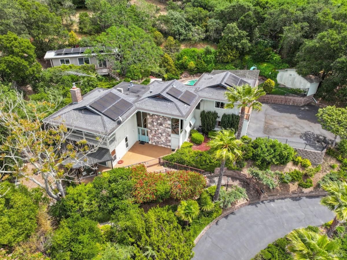 MLS #325035583 img 0