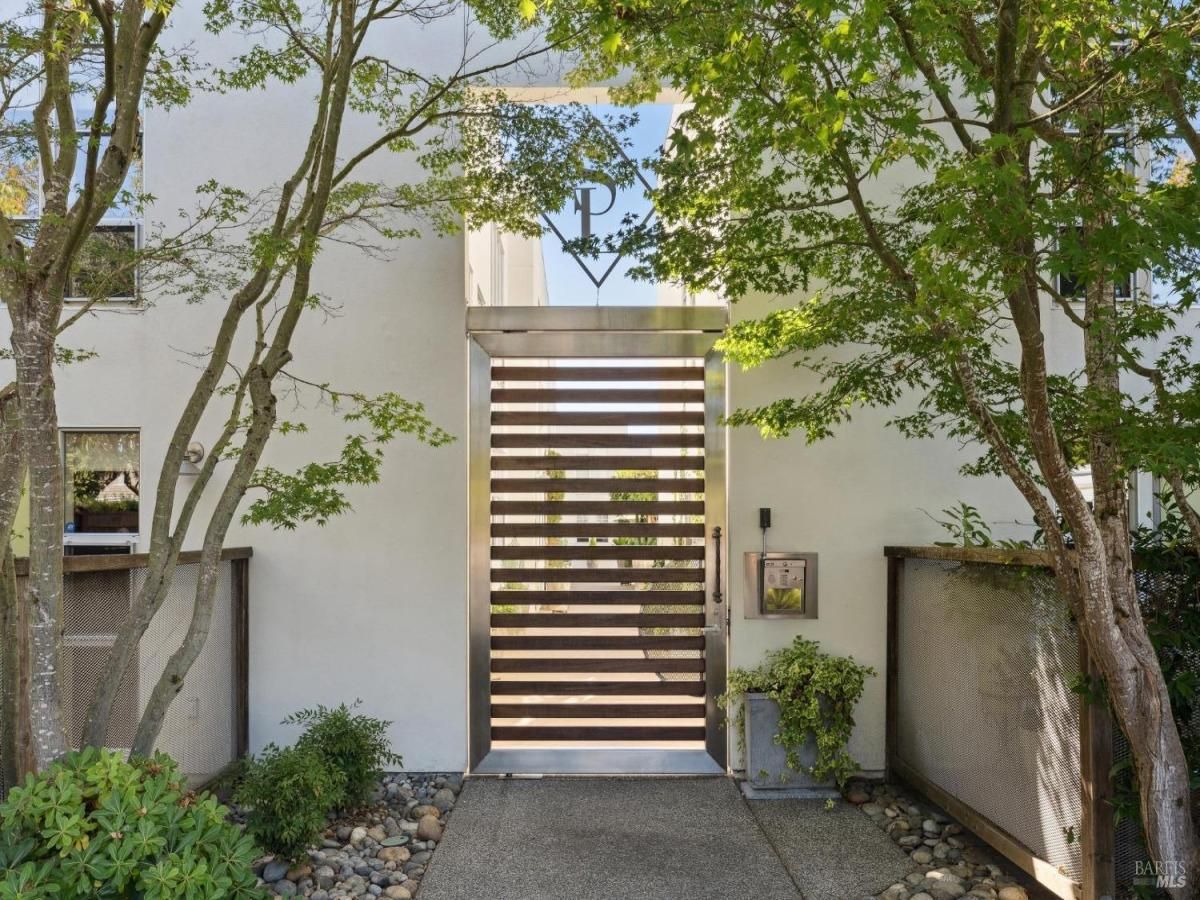 MLS #325036279 img 0