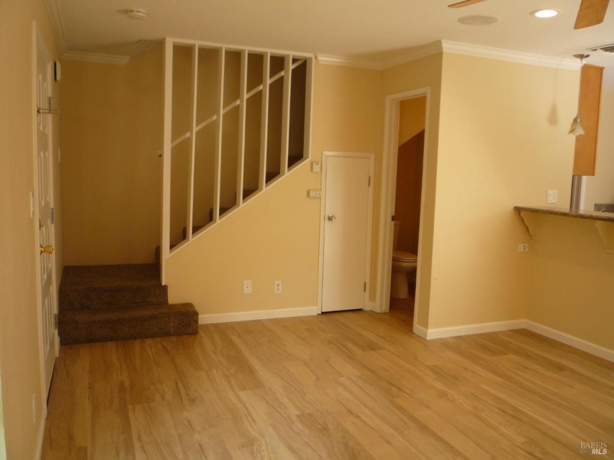 MLS #325036394 img 0