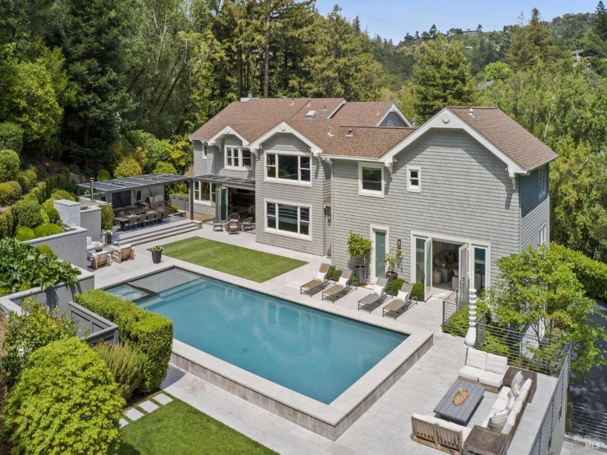 MLS #325036566 img 0