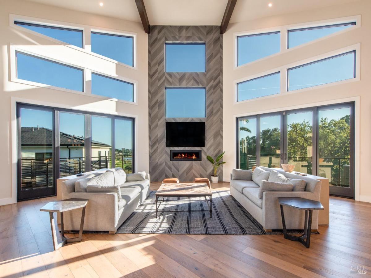 MLS #325036885 img 0