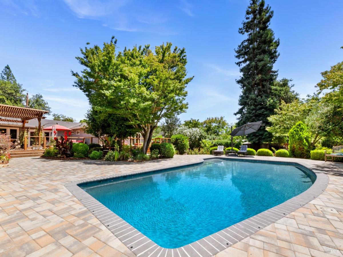 MLS #325037174 img 0