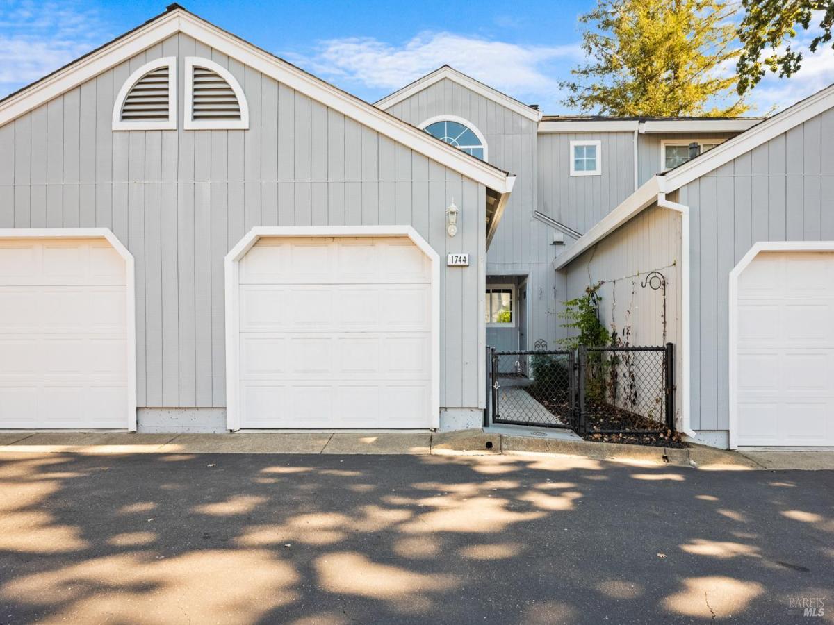 MLS #325037306 img 0