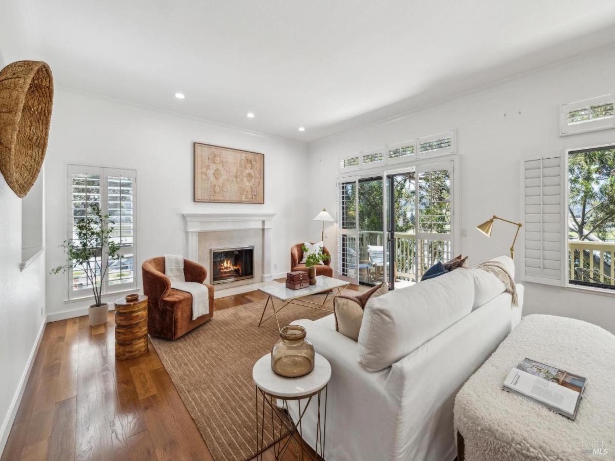 MLS #325037472 img 0