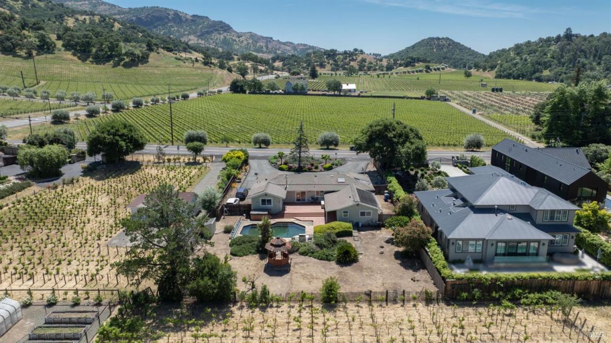 MLS #325038128 img 0