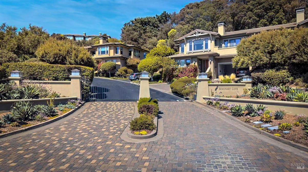 MLS #325038251 img 0