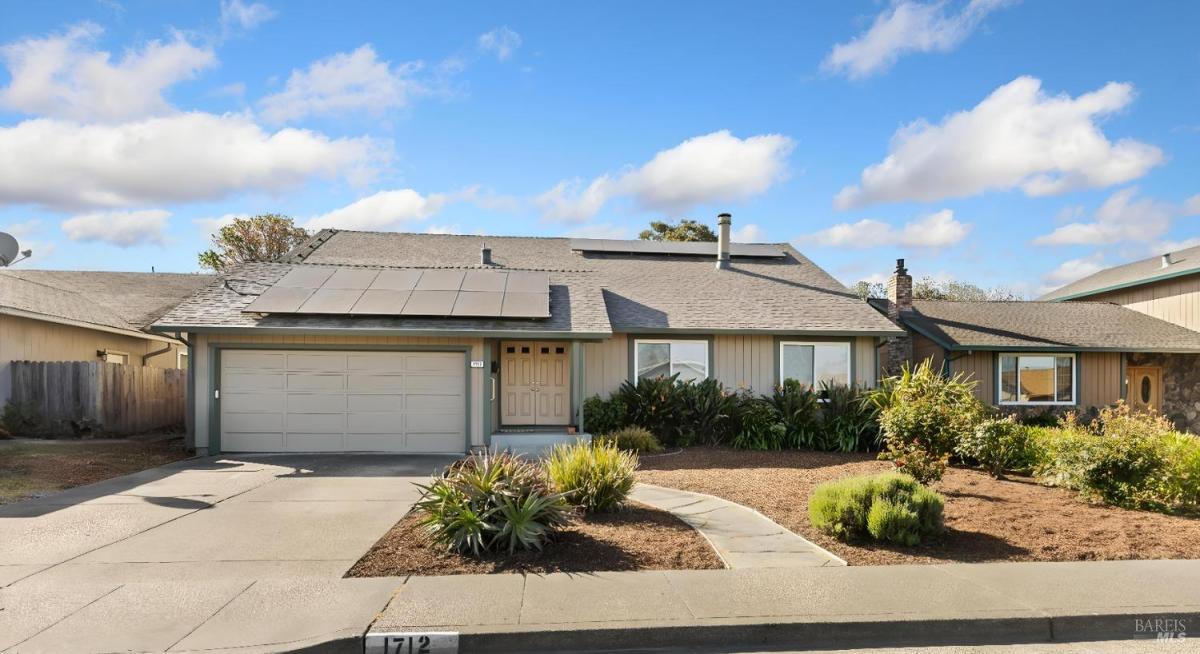 MLS #325038306 img 0