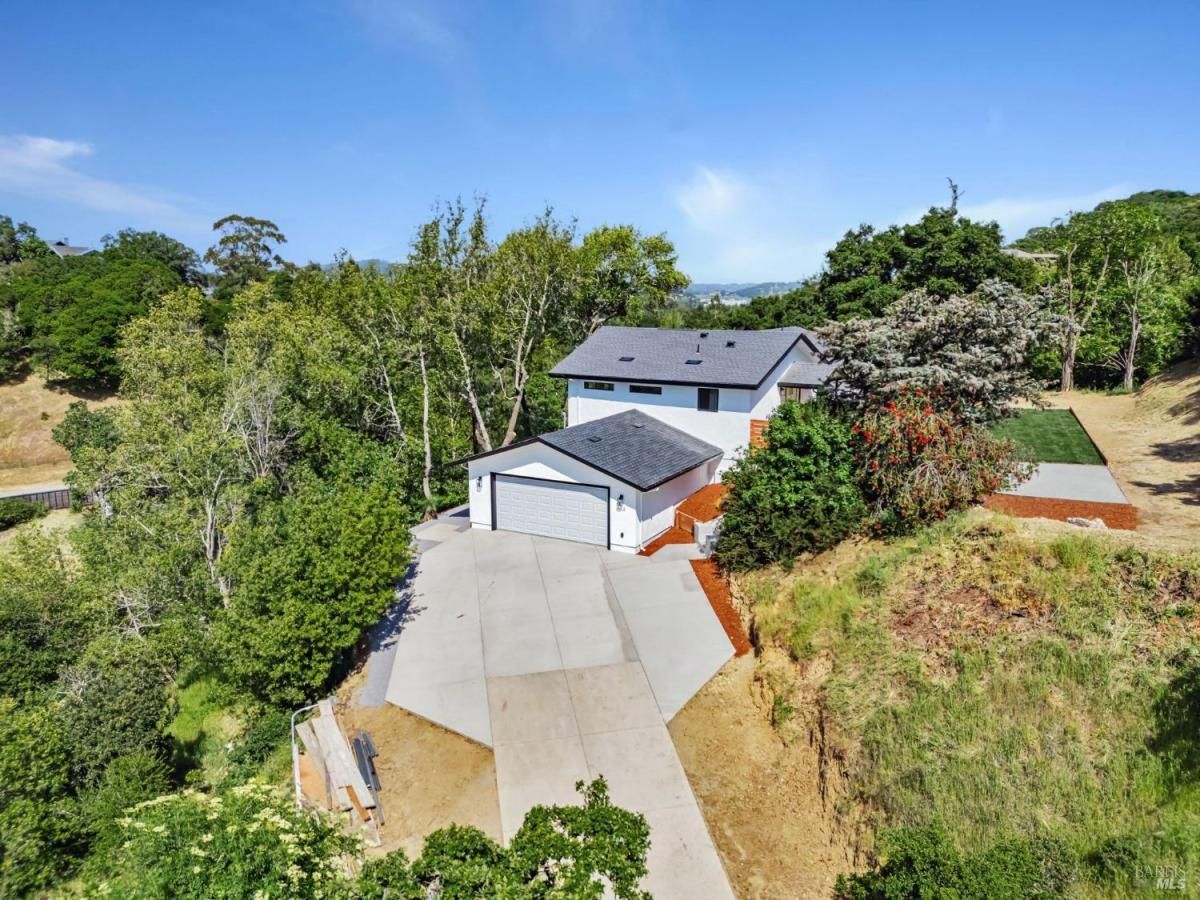 MLS #325039647 img 0