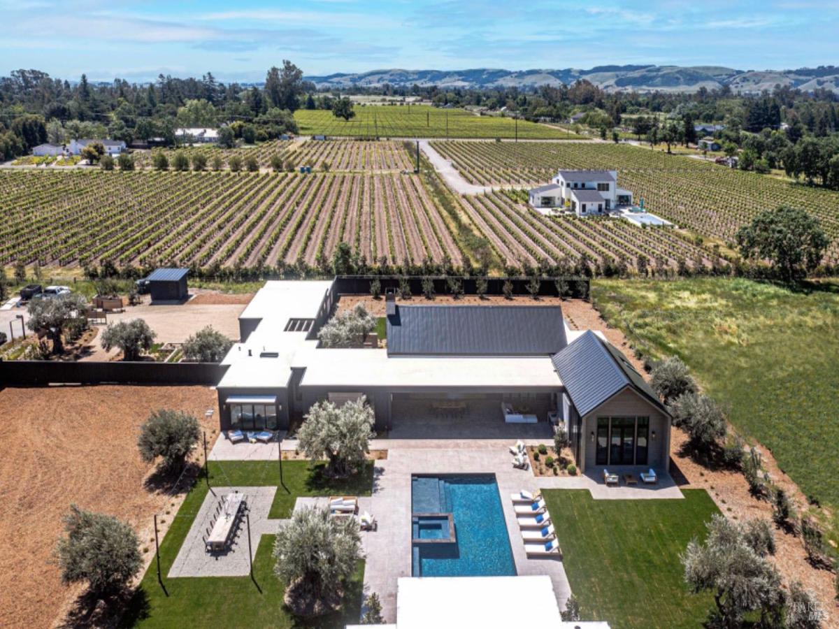 MLS #325040156 img 0