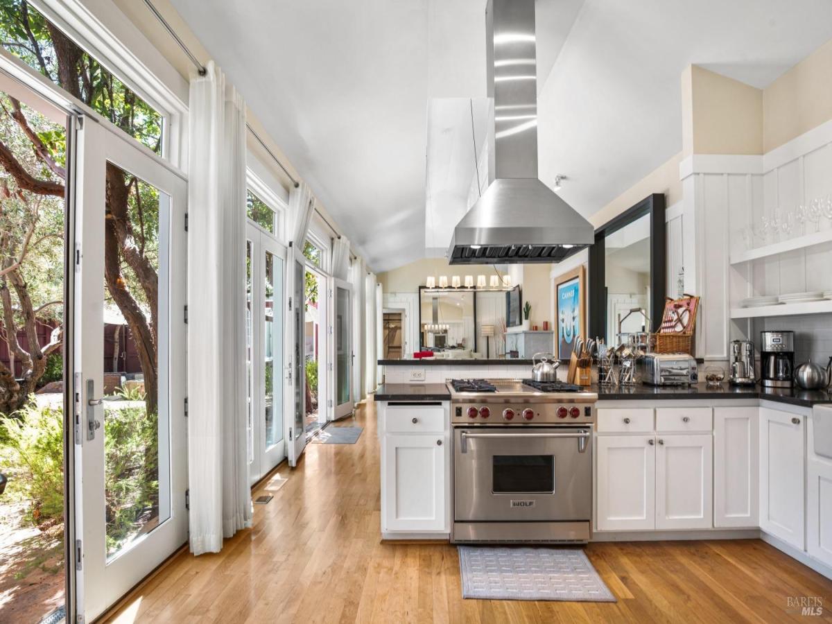 MLS #325040837 img 0