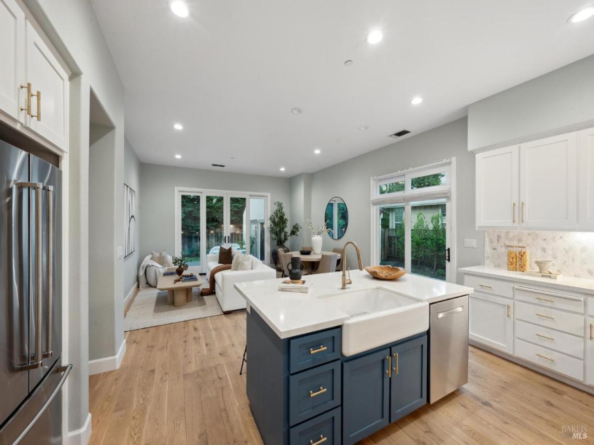 MLS #325041346 img 0