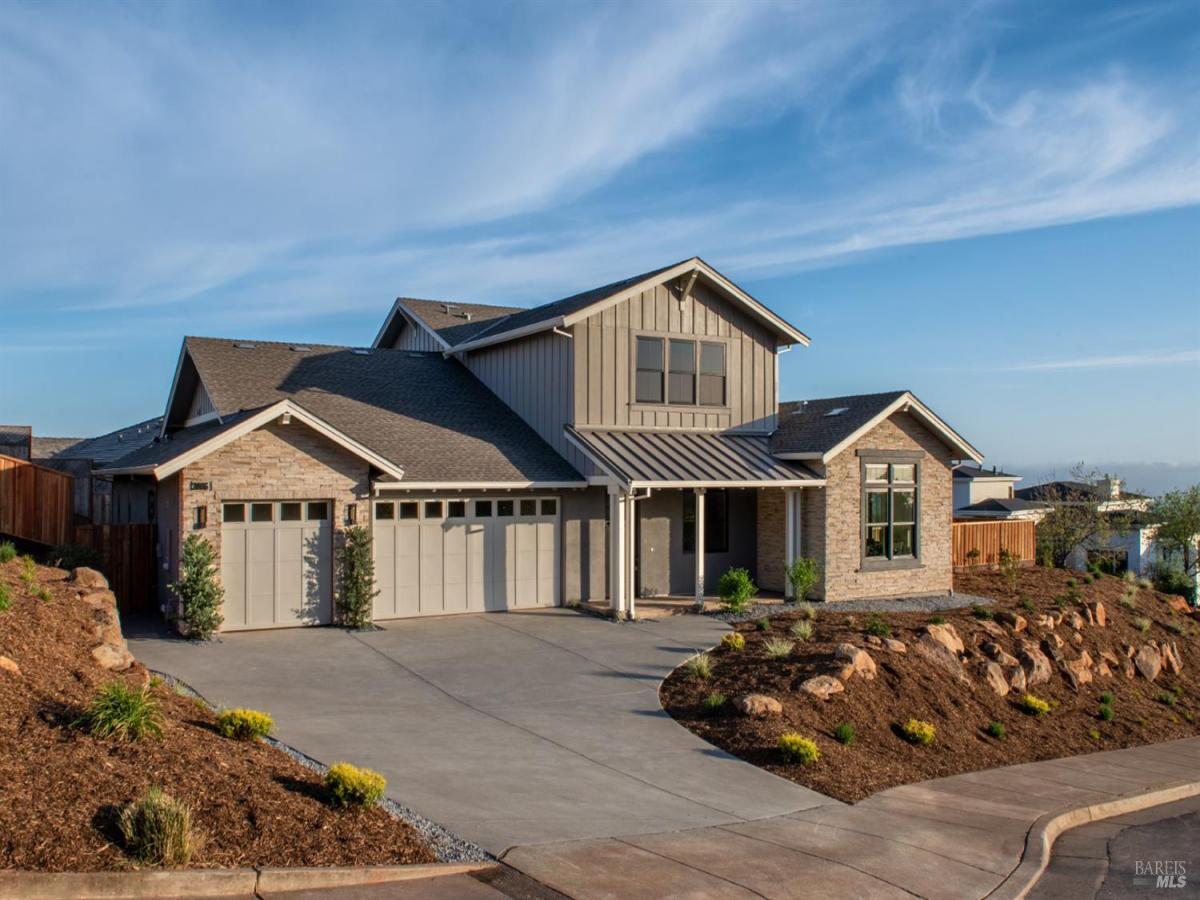 MLS #325043412 img 0