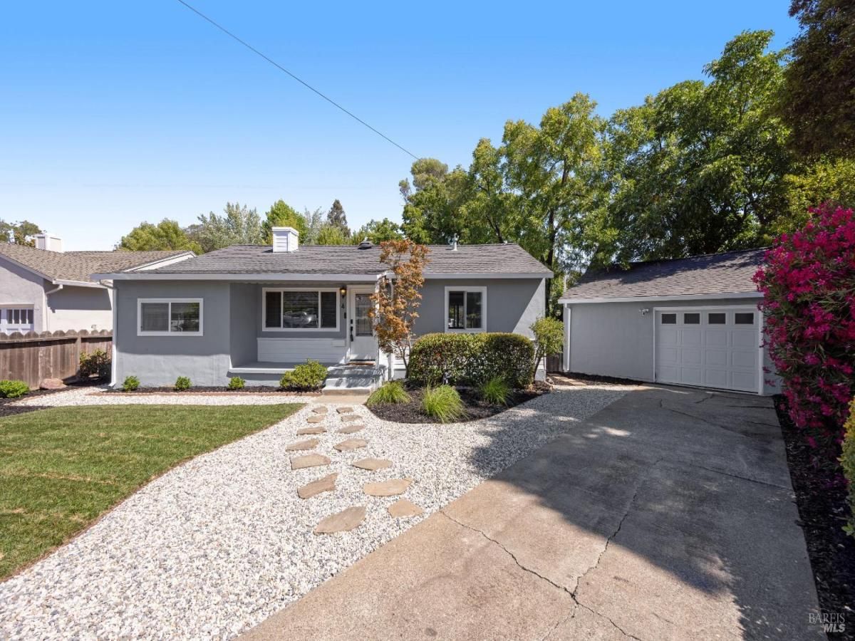 MLS #325043621 img 0