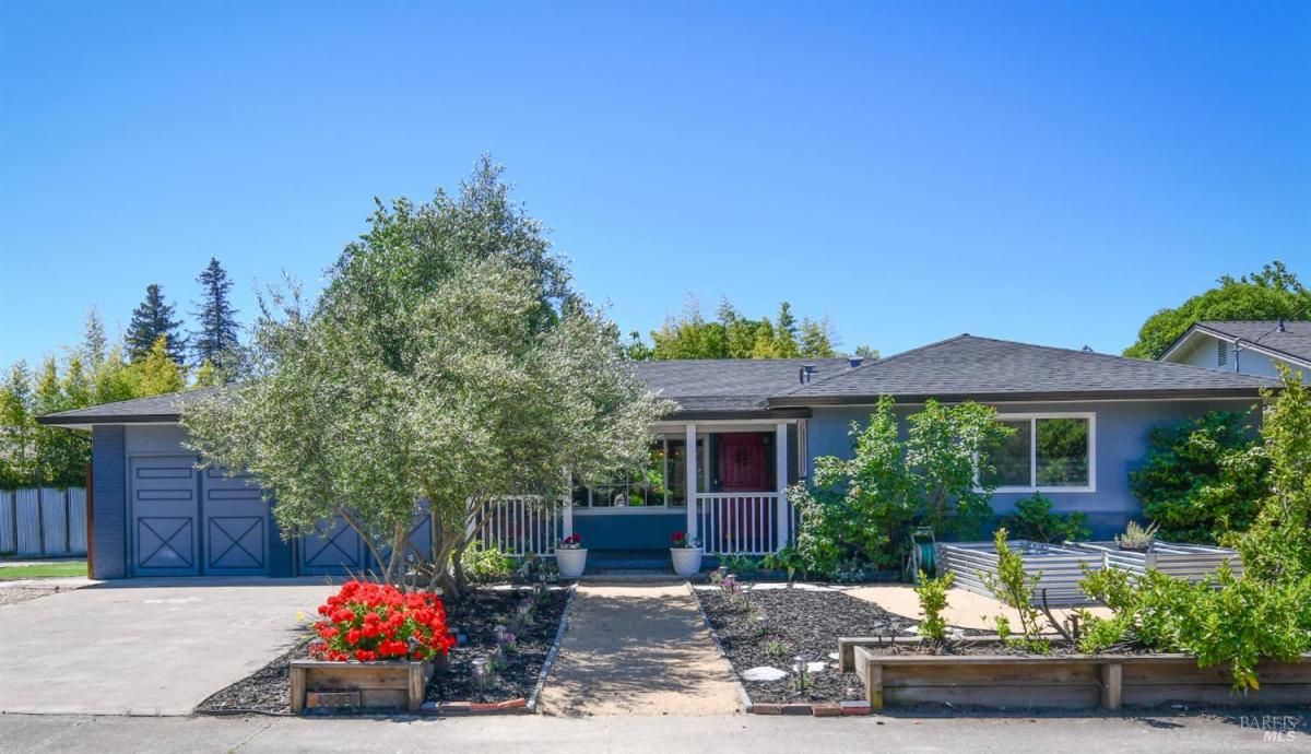 MLS #325043793 img 0