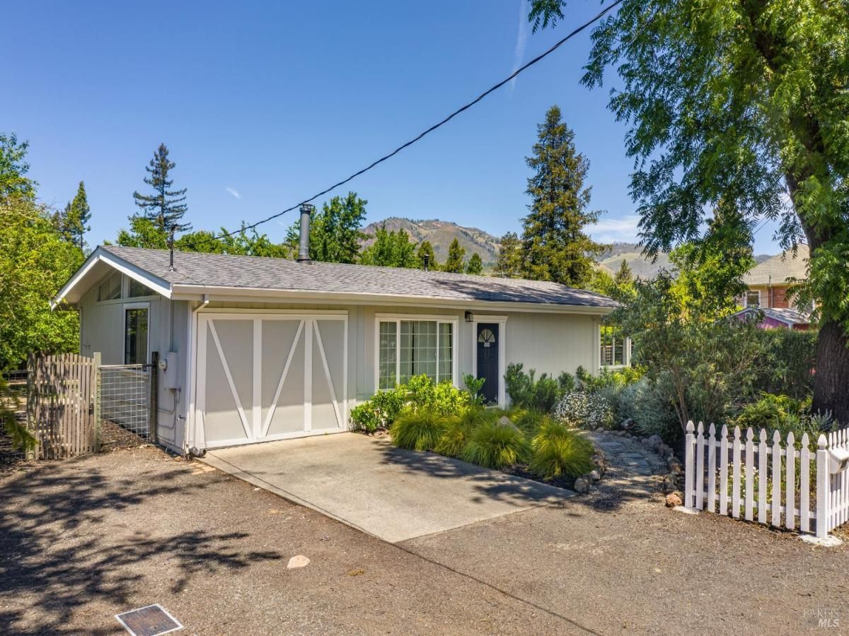 MLS #325043981 img 0