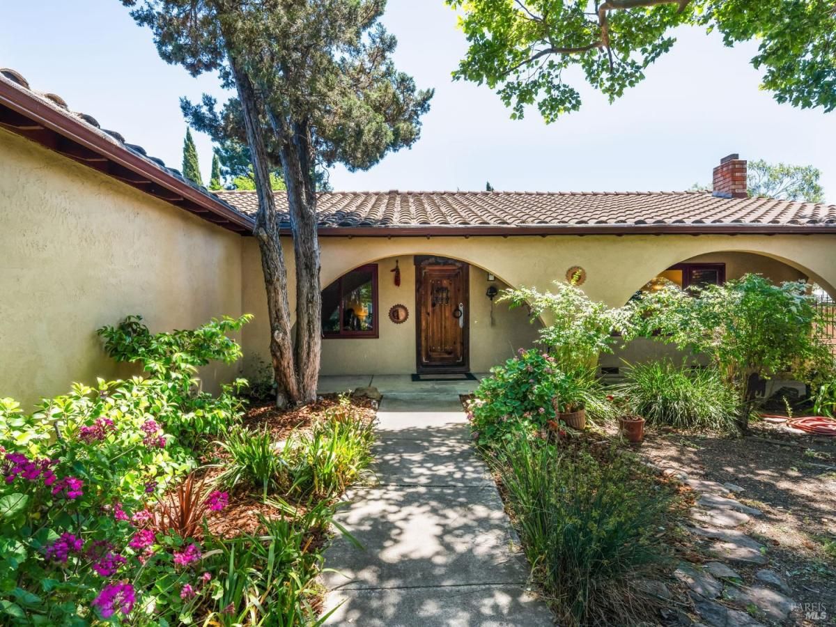 MLS #325044366 img 0