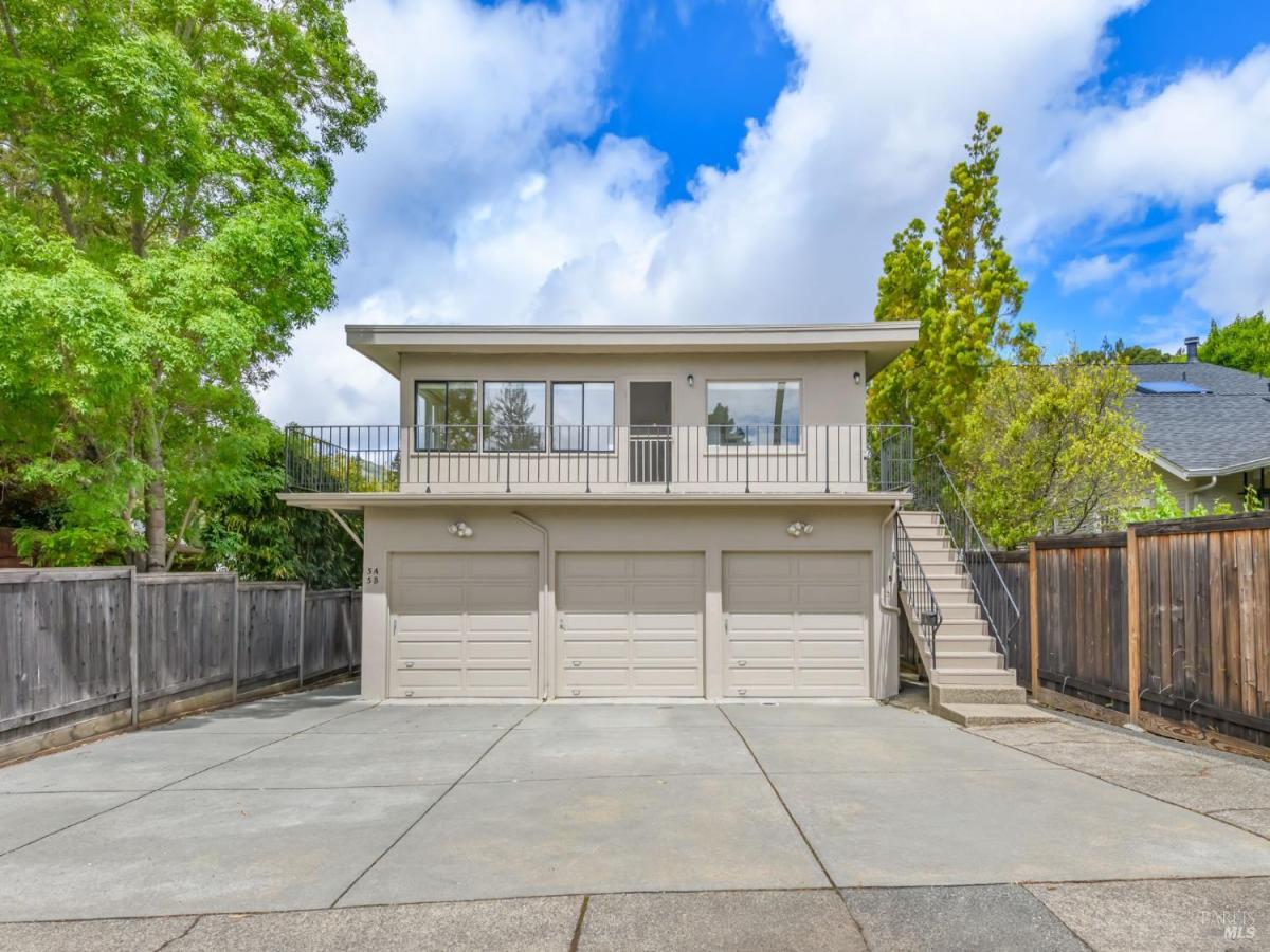 MLS #325044392 img 0