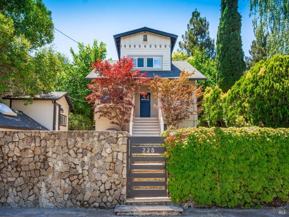 MLS #325045190 img 0