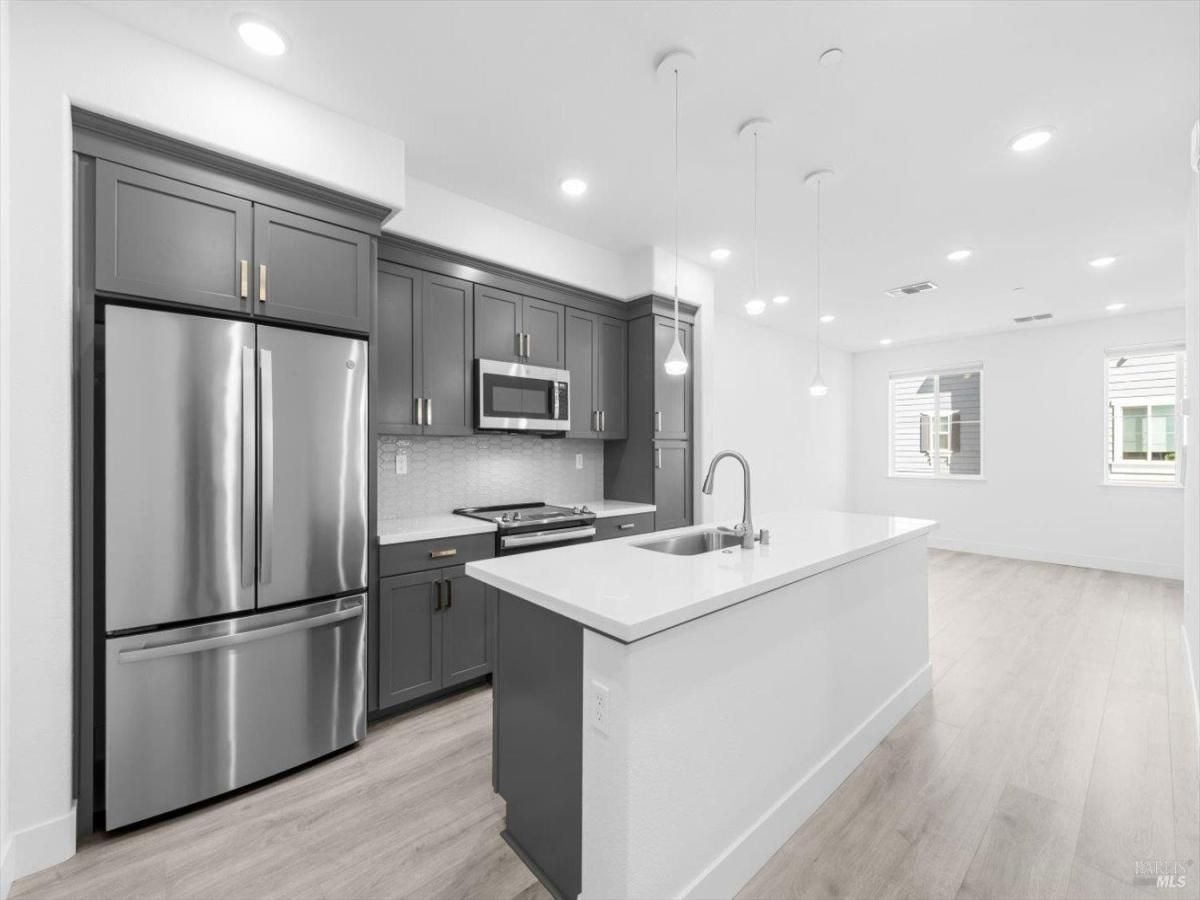 MLS #325046107 img 0