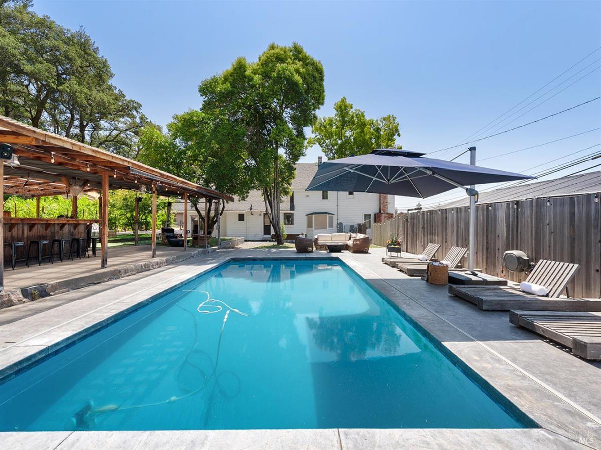 MLS #325046234 img 0