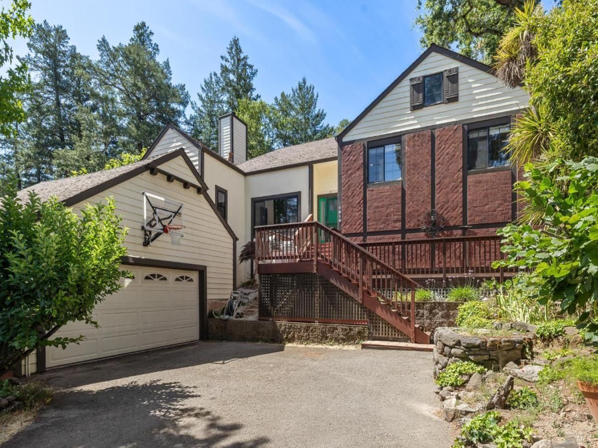 MLS #325046586 img 0