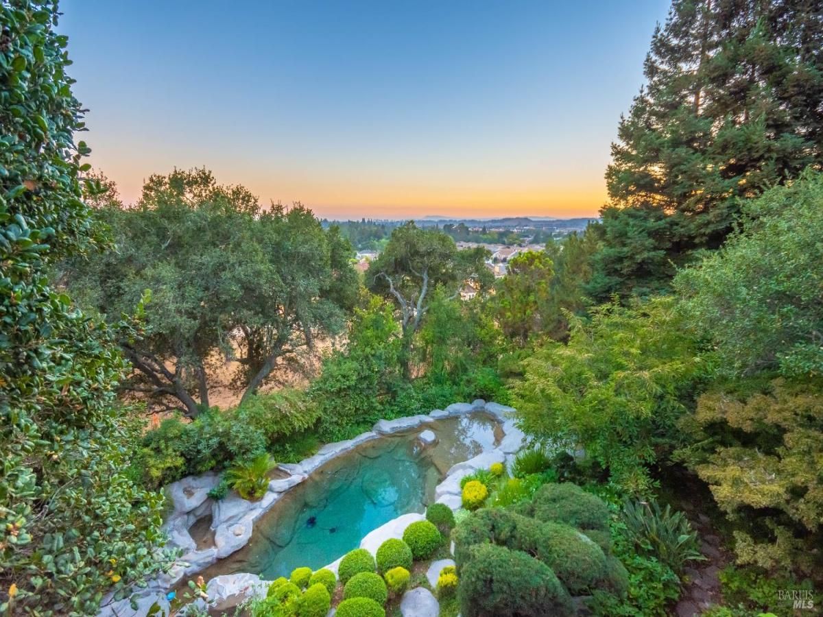 MLS #325046666 img 0