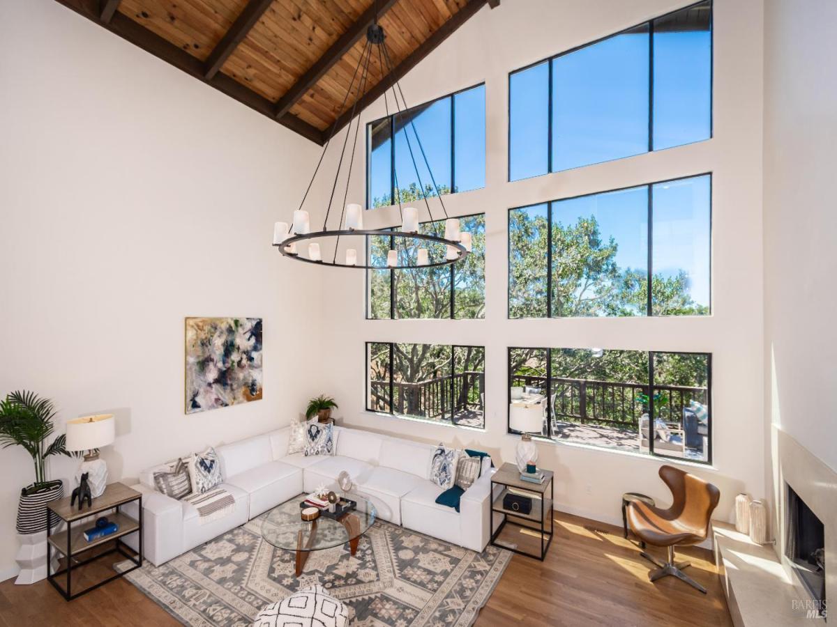 MLS #325046666 img 0