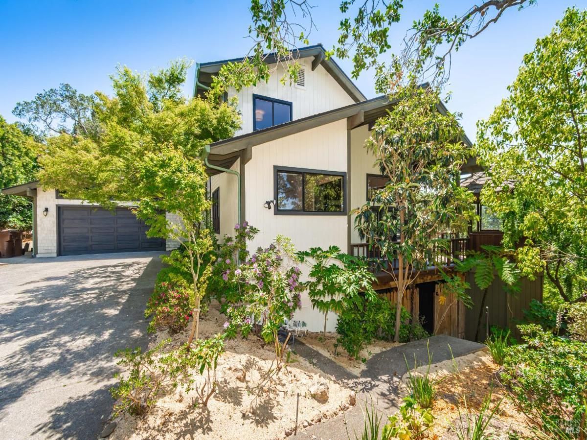 MLS #325046666 img 0