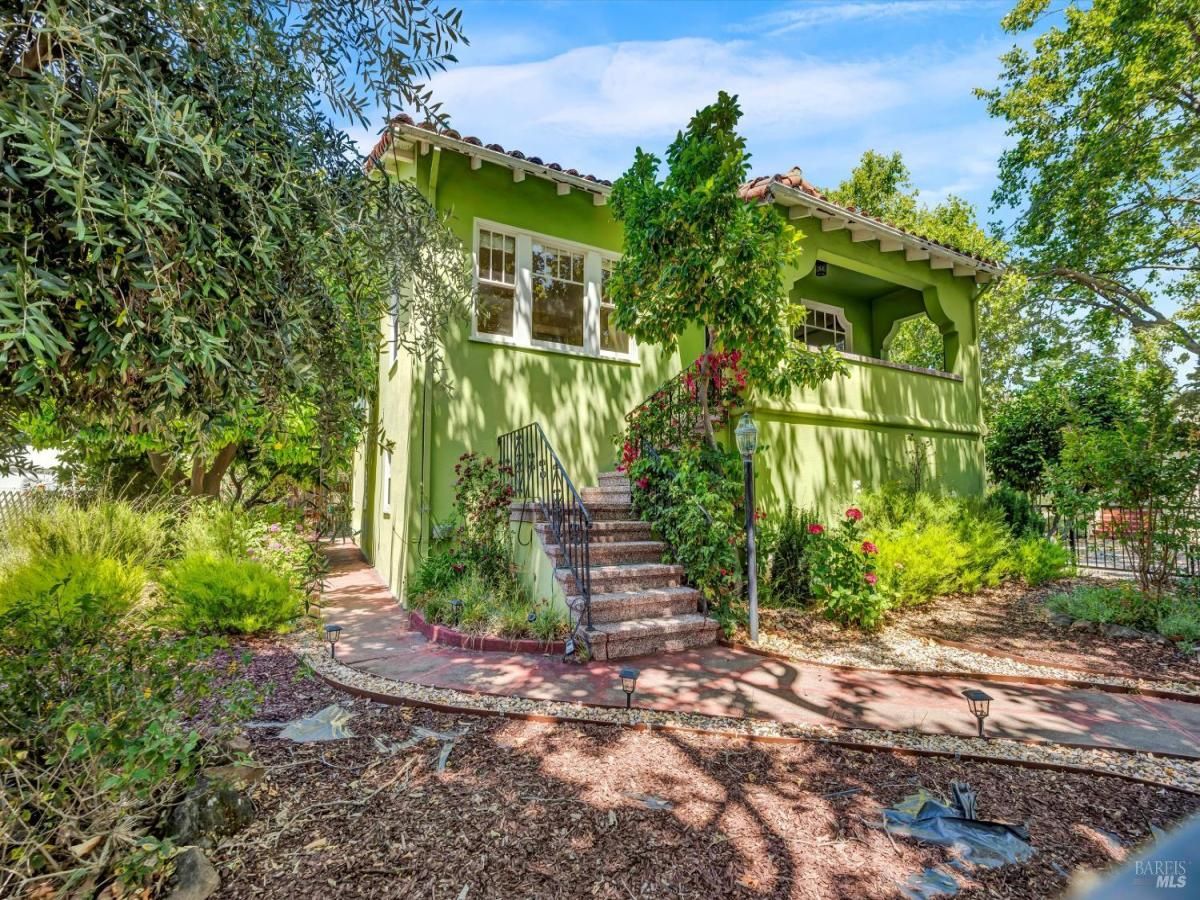 MLS #325047392 img 0