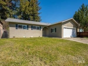 MLS #325047431 img 0