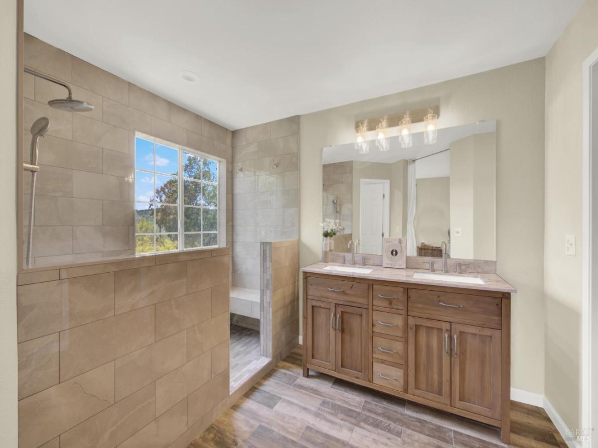 MLS #325048678 img 0