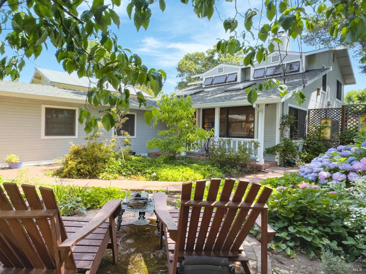 MLS #325048765 img 0