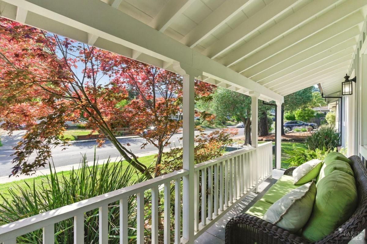 MLS #325049033 img 0