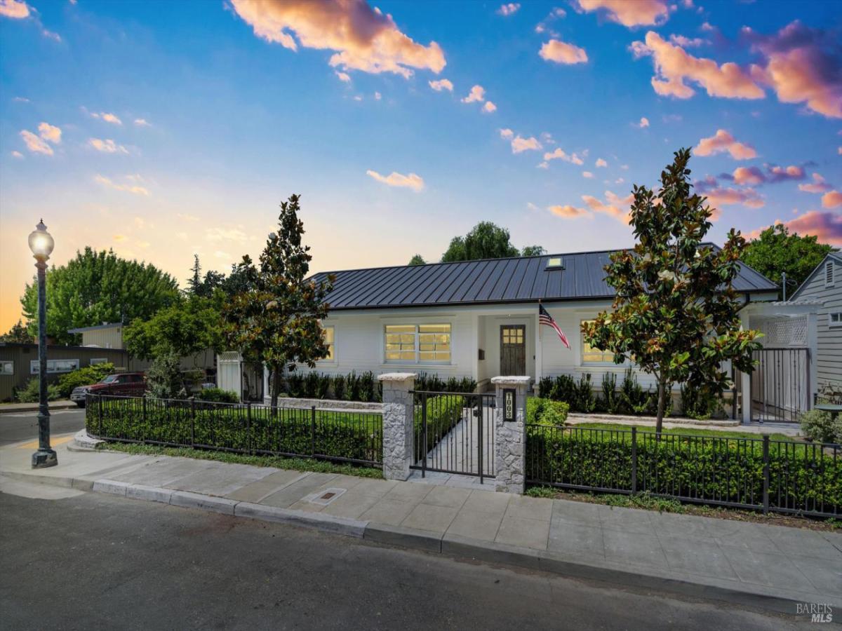 MLS #325049136 img 0