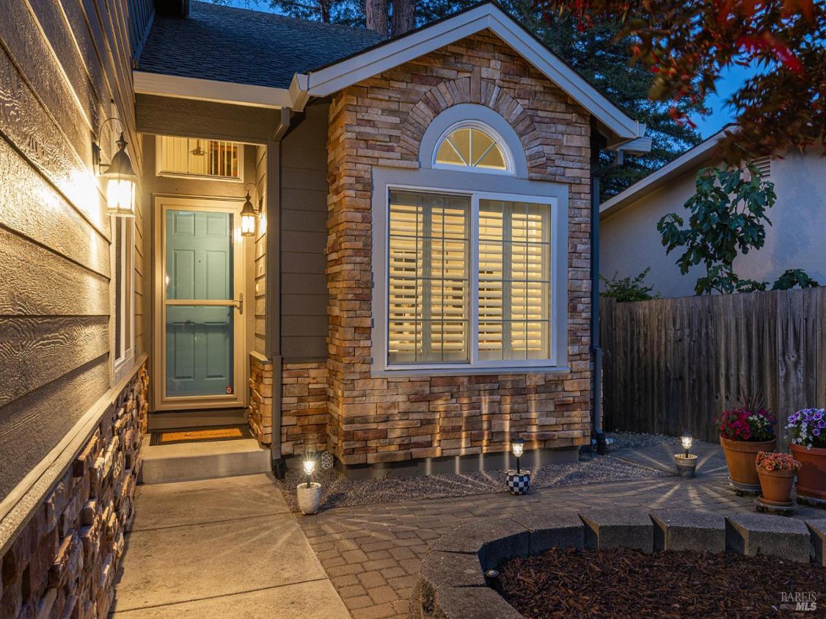 MLS #325050179 img 0