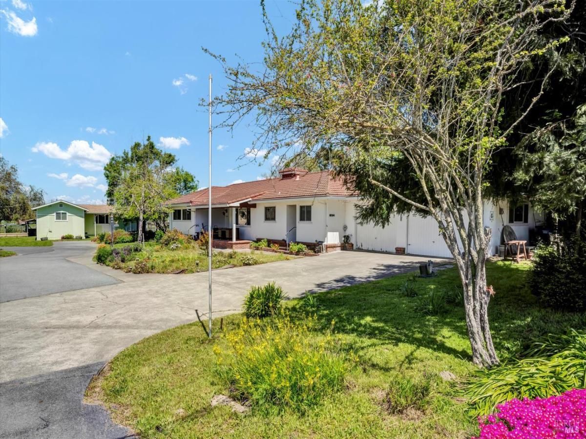 MLS #325050966 img 0