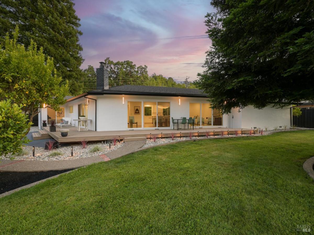 MLS #325051039 img 0