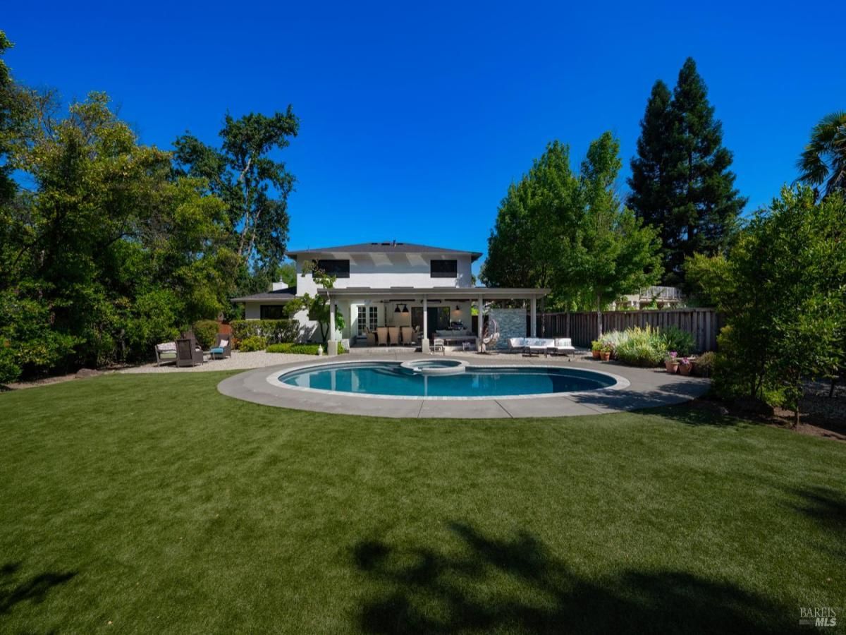 MLS #325051423 img 0