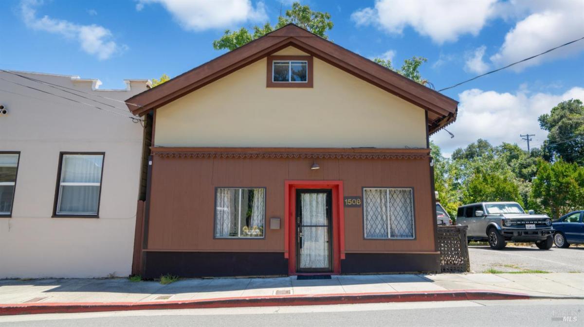 MLS #325051803 img 0