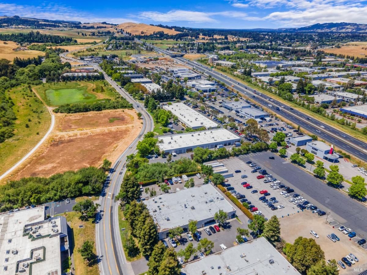 MLS #325052720 img 0