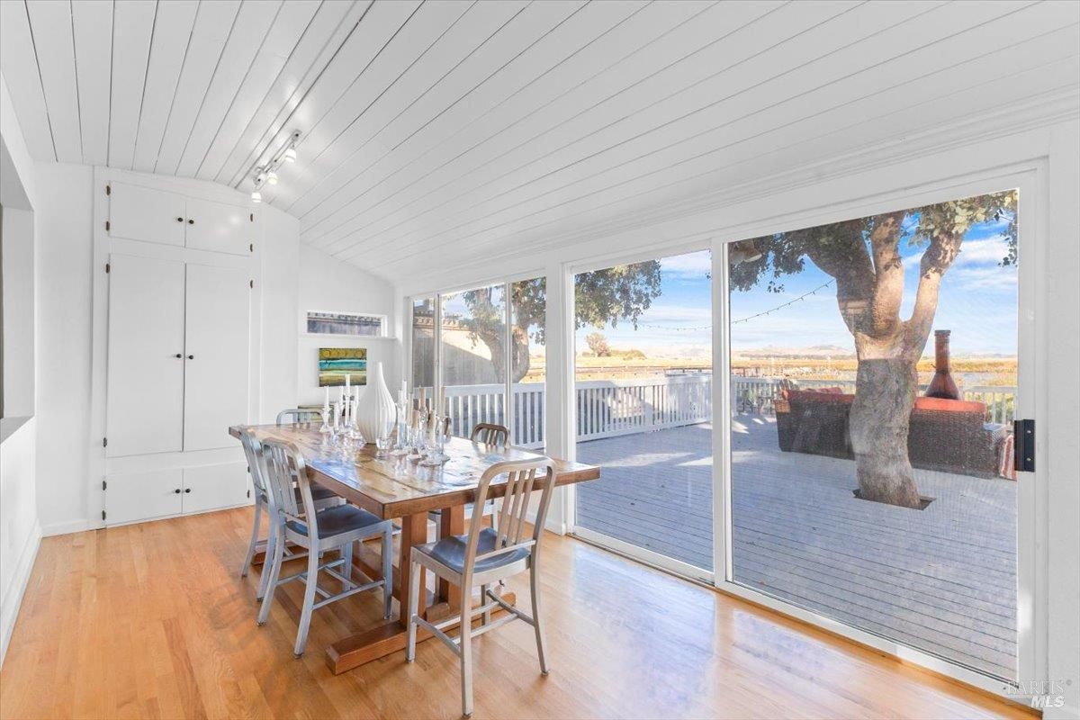 MLS #325053020 img 0