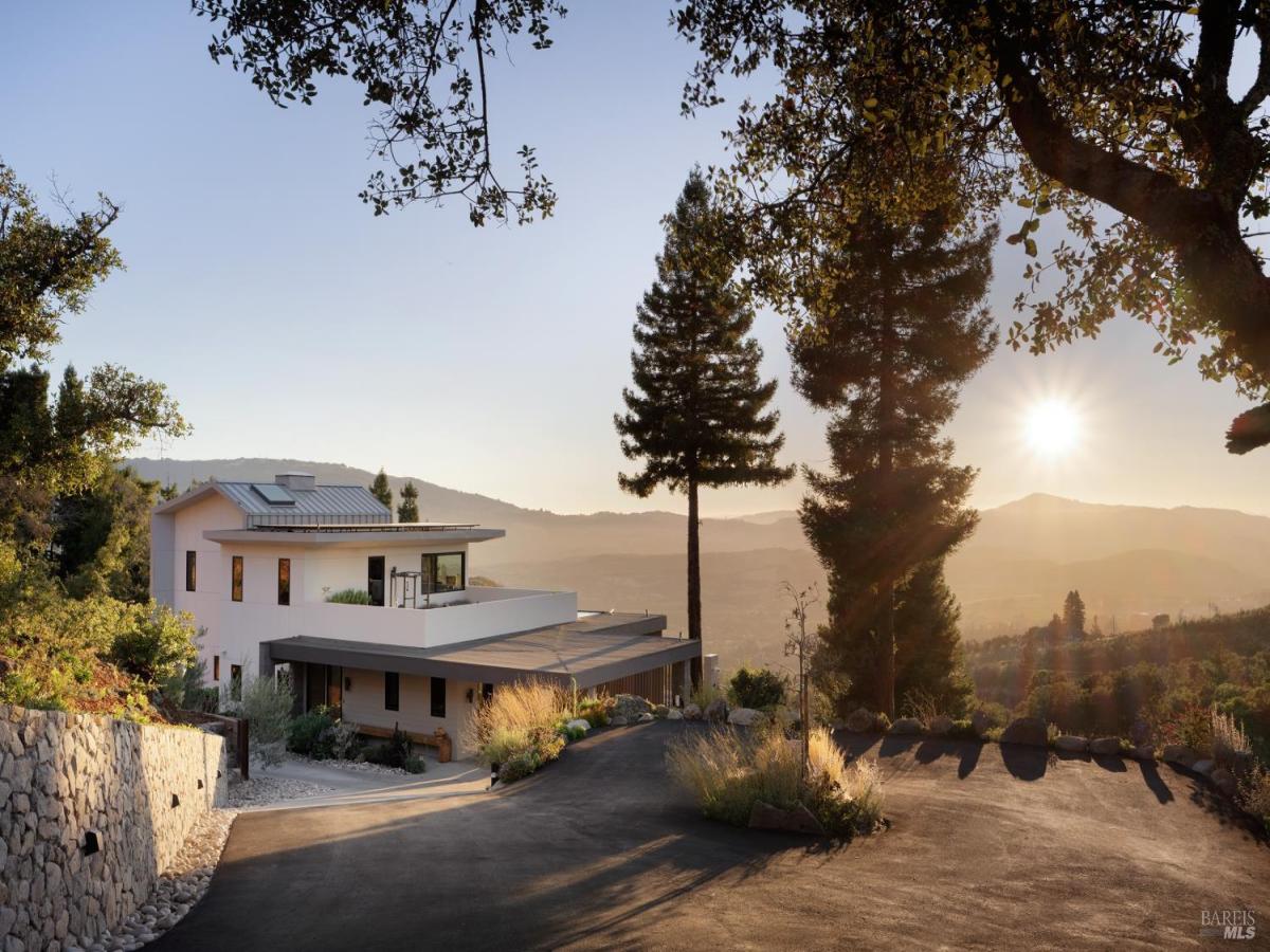 MLS #325053137 img 0