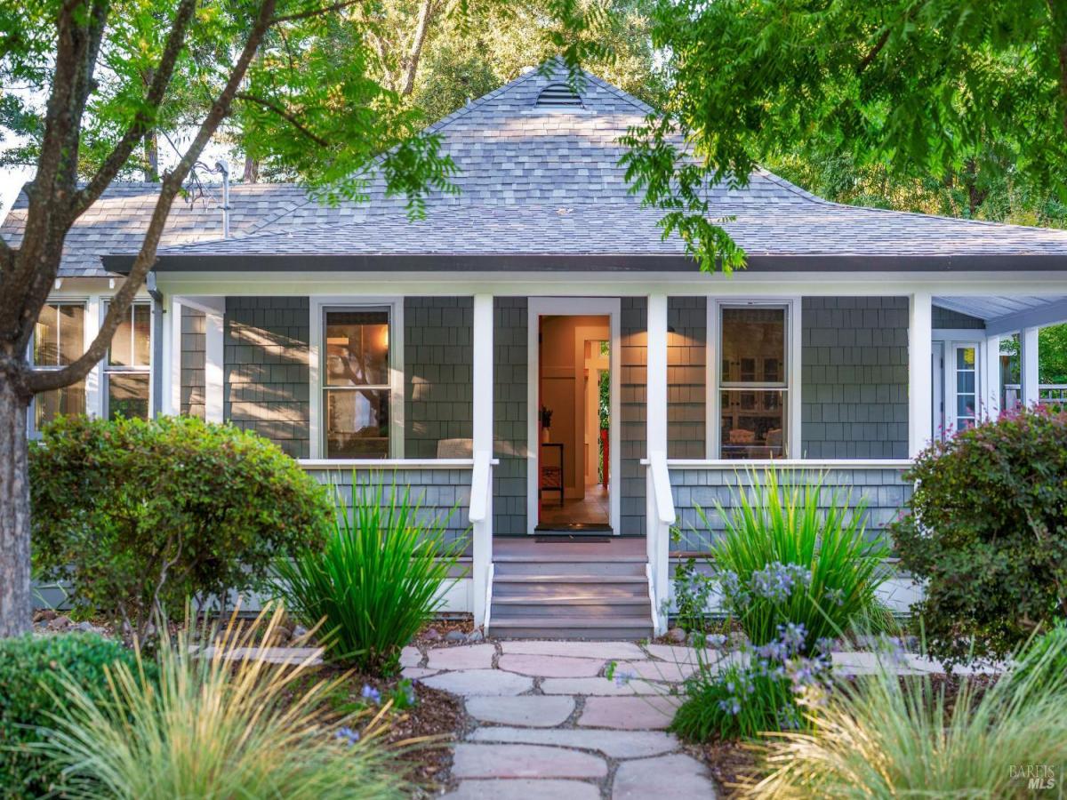 MLS #325053158 img 0