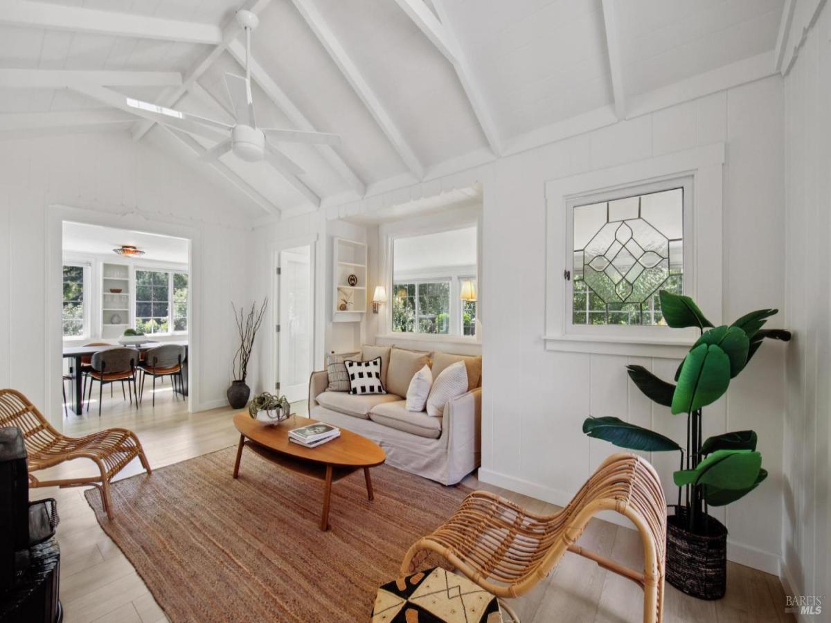 MLS #325053183 img 0