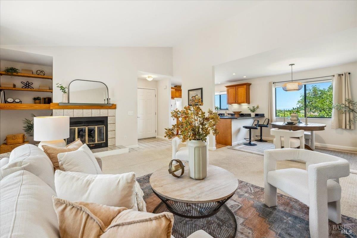 MLS #325053305 img 0