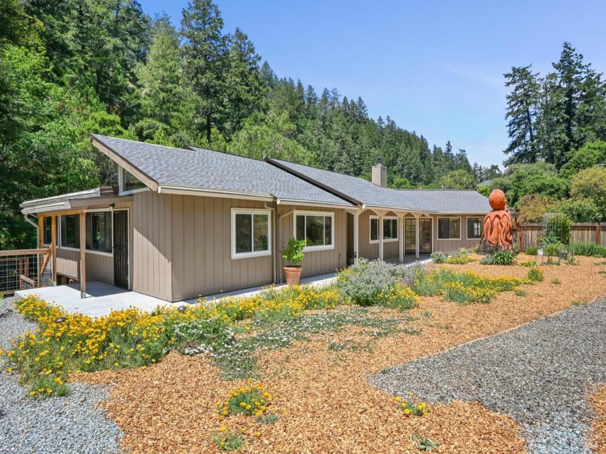 MLS #325053933 img 0