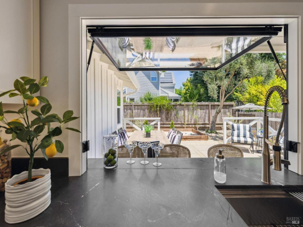 MLS #325054771 img 0