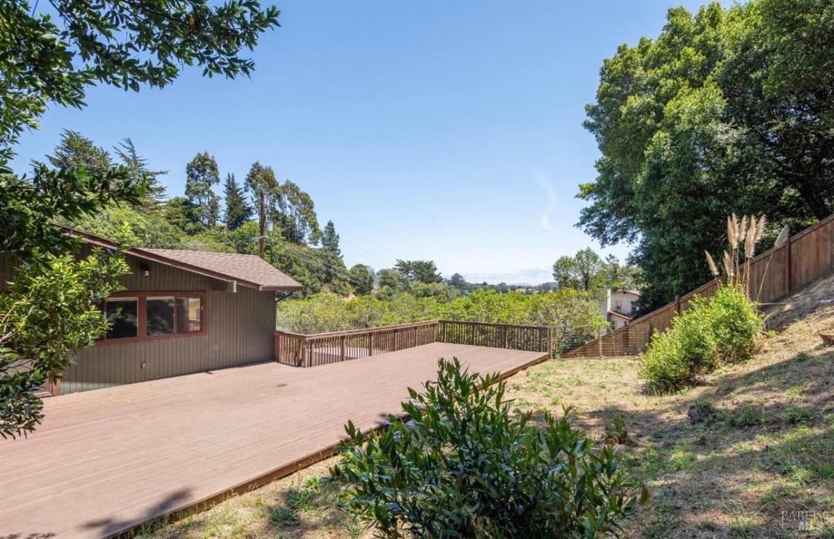 MLS #325055356 img 0